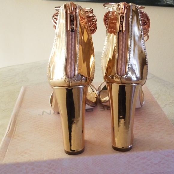 Rose Gold heels Never Worn brand New - Picture 2 of 6